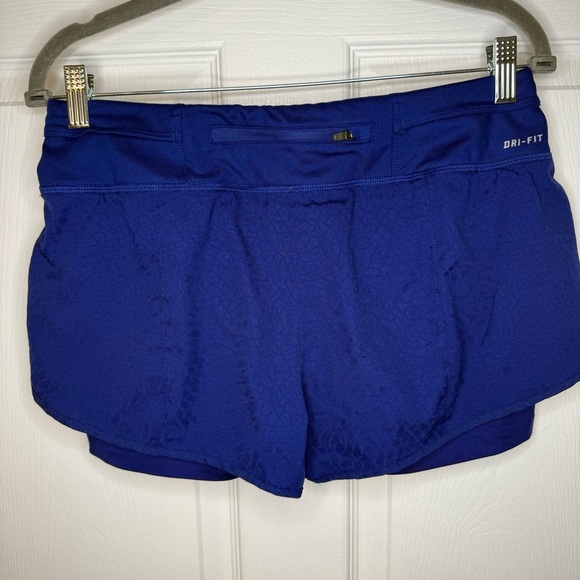 Nike Women's Textured Athletic Shorts in Deep Royal Blue Size Medium GUC - Picture 5 of 9